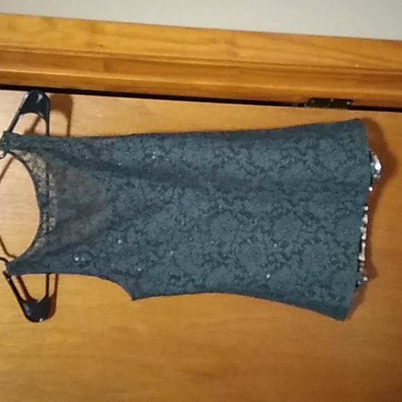 Top - Picture 2 of 3